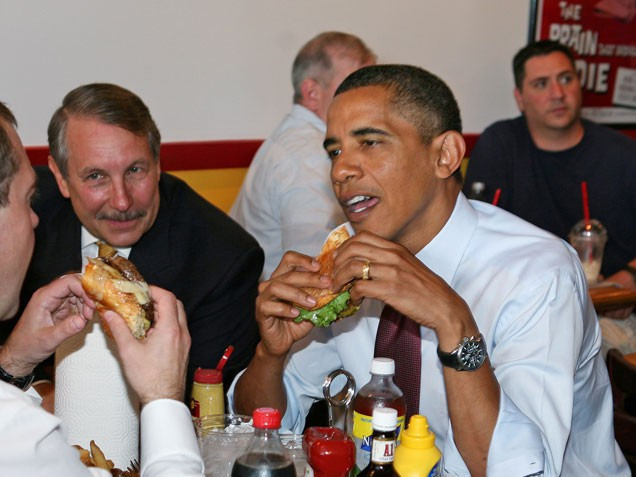 Obama ăn bánh mì