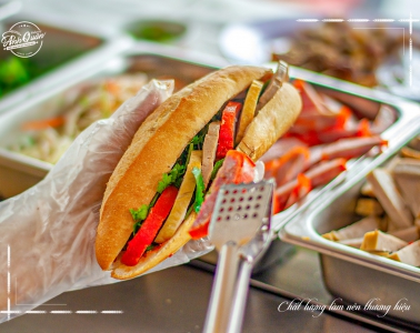 Bánh mì chả thịt